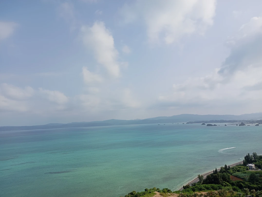 Благодаря нашему гиду Анастасии экскурсия получилась замечательной. Дорога до океанариума заняла 2 часа. Но время пролетело