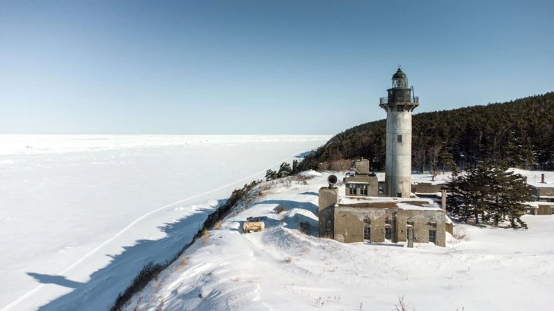 На снегоходах - к маяку Тонин