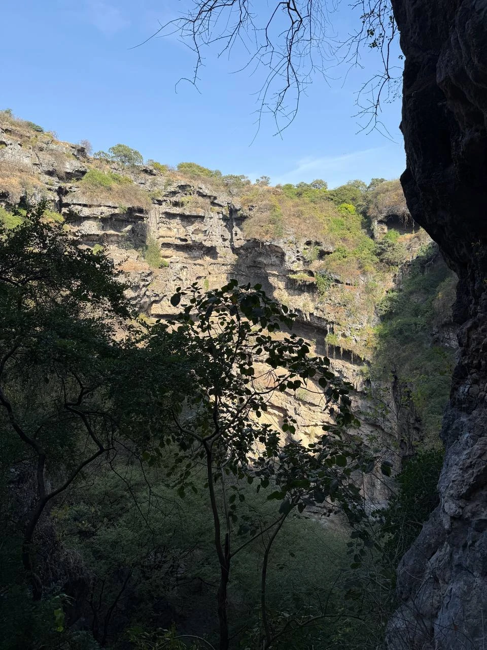 Спасибо гиду Алексею за то, что много рассказывал о жизни региона, истории и природе, а так