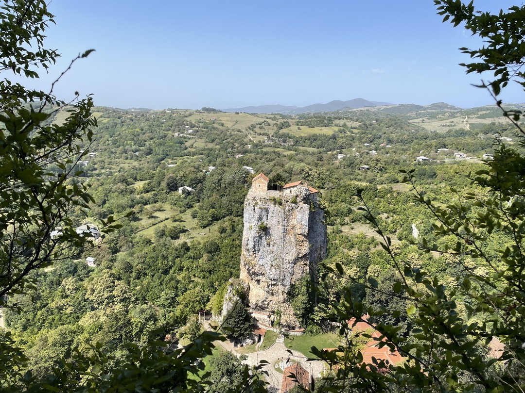 Недавно я вернулась из путешествия в Имеретию и до сих пор под приятным впечатлением! Гид Максим