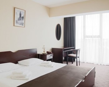 Фото отзыва 1: авторский тур "Новогодние чудеса Калининграда: дегустации сыра и марципана, нарядные городки и сказочная атмосфера"