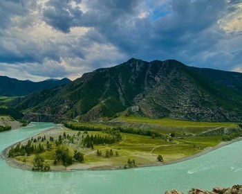 Чуйский тракт, перевалы и цветущие склоны