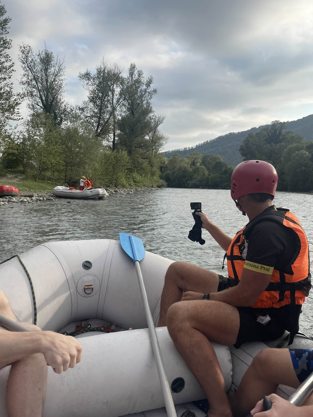 Мероприятие захватывает. На наше время было три лодки. Было весело)) Нам очень понравилось. Очень повезло с
