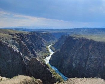 Чёрный и Чарынский каньоны, горячие источники