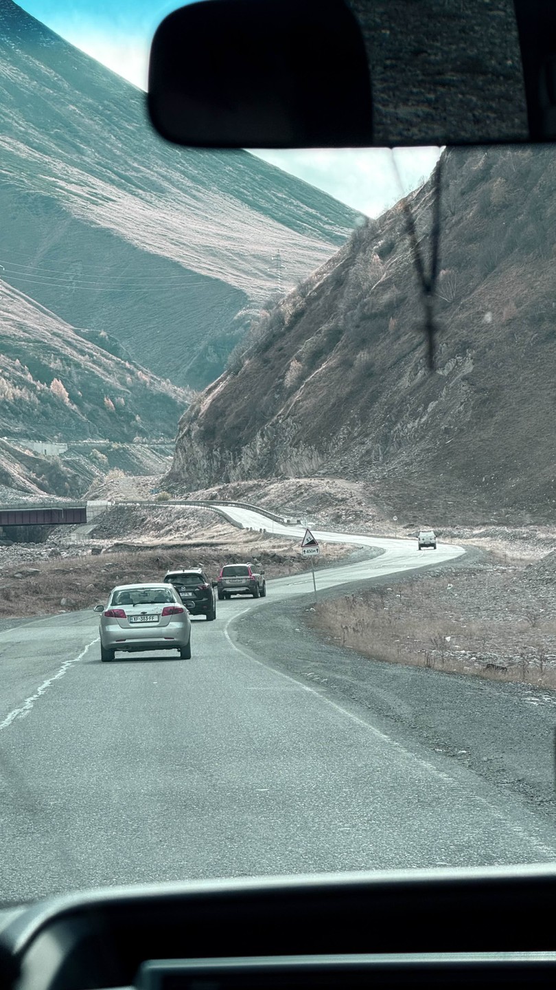 Торнике замечательный гид! Нам было не скучно, не перегружал нас фактами, показал удивительные места, был очень