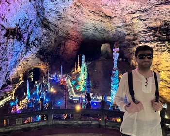 Озеро Баофэн, пещера Жёлтого дракона, стеклянный мост