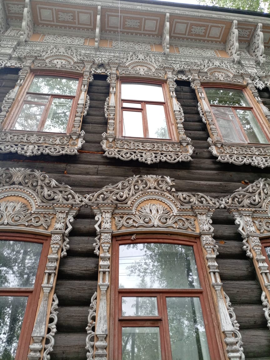Отличный гид Константин, встретил нас с сыном на машине, что очень удобно