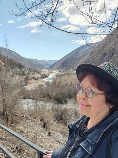 Прекрасное приключение! Миша -отличный рассказчик и очень весёлый человек, всё было просто здоровски! Красивые локации, исчерпывающие