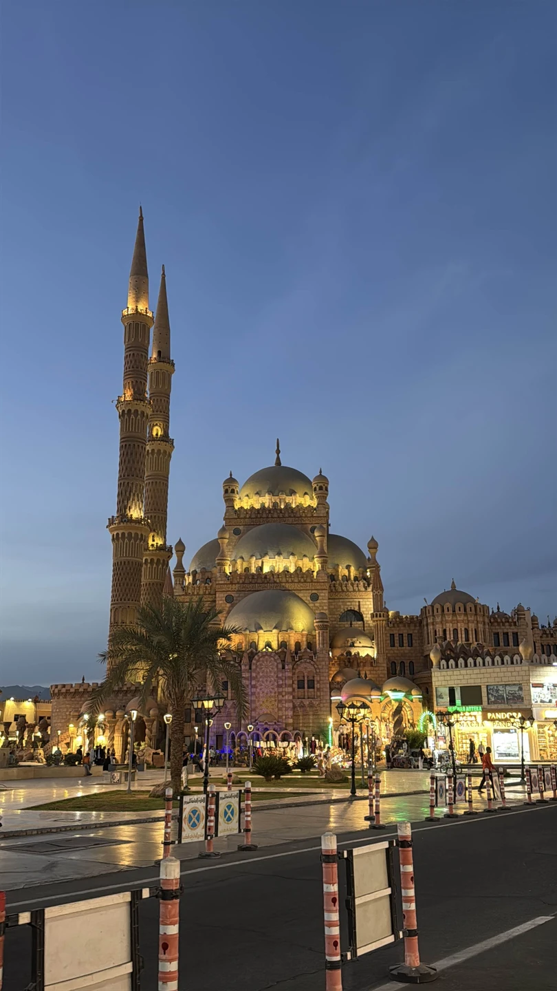 Очень красивые локации, атмосферно) Наталья рассказывала очень интересно, во всех подробностях, я узнала много нового, хотя в Щарме уже третий раз)