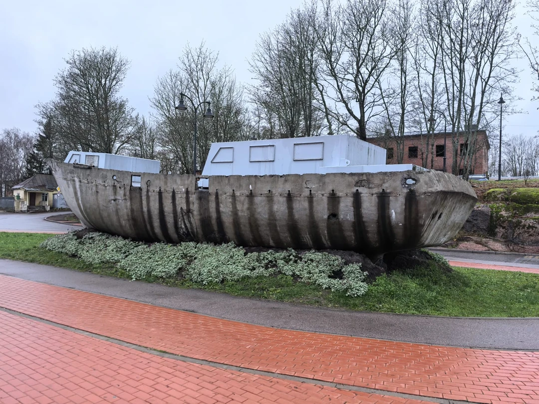 Благодарим экскурсовода Владимира за интересную и позновательную экскурсию по Выборгу. Рассказ о городе, исторических местах, о