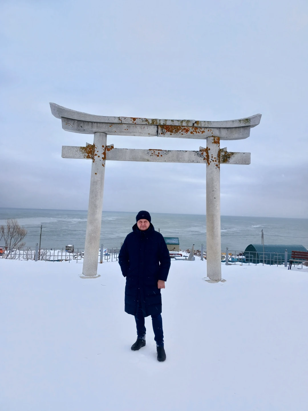 Гид Дмитрий пунктуален, вежлив, предупредителен, а также хороший водитель и рассказчик. Историю Сахалина рассказал придерживаясь хронологии