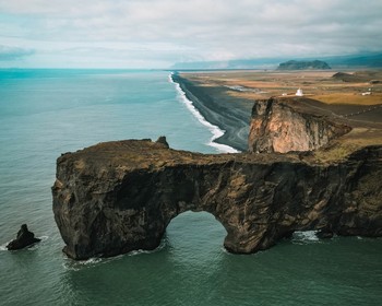 Долина водопадов, плато Дирхолей и чёрные пляжи