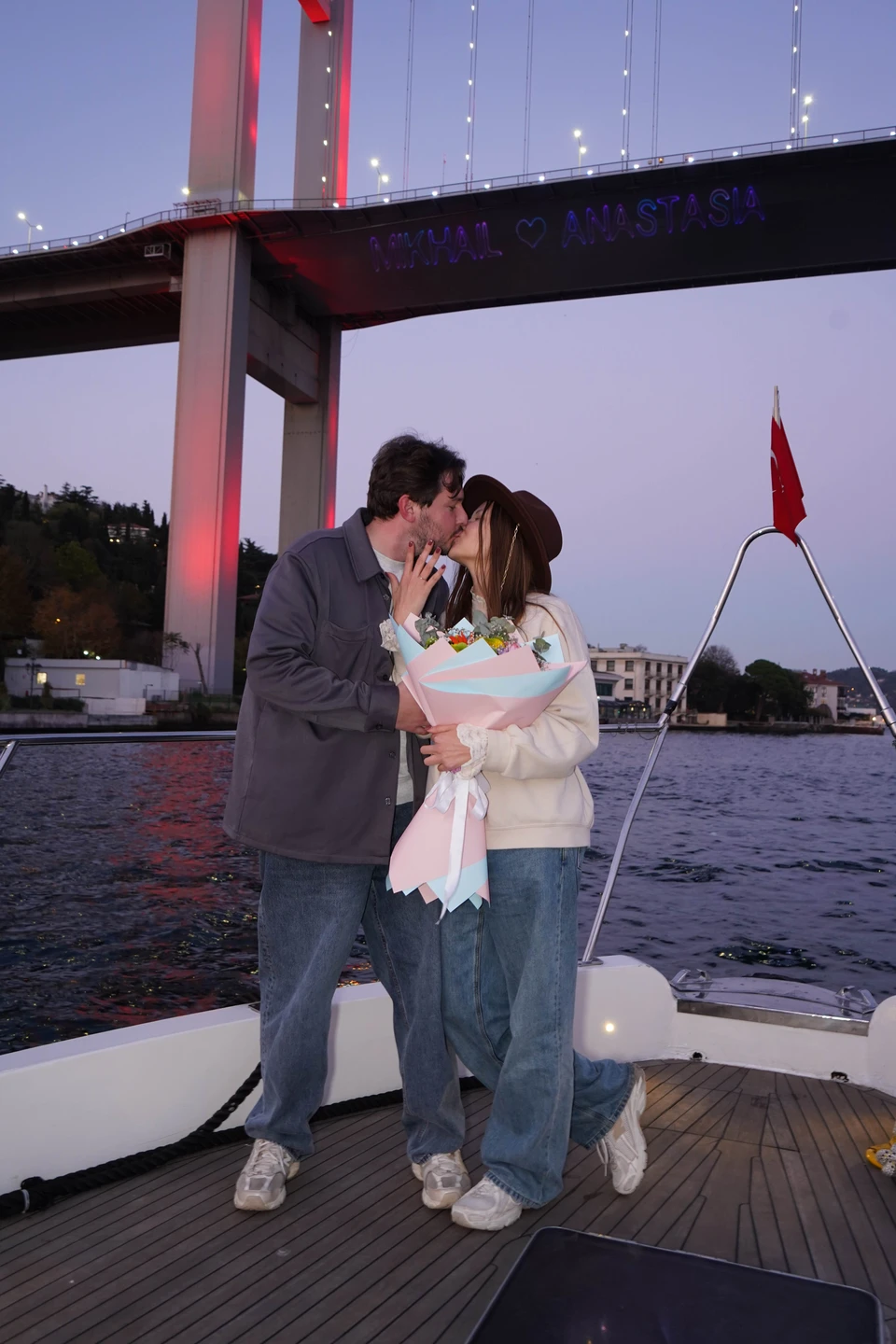 Ребята молодцы, помогли сделать нам праздник мечты. Спасибо и рекомендую их как для прогулки на закате так и для важных событий ❤️❤️❤️