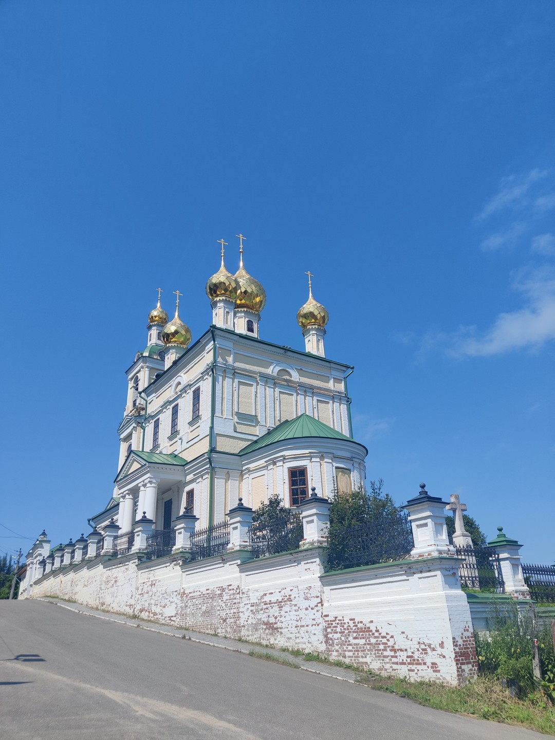 Давно мечтала побывать в Плесе, и желание исполнилось. Спасибо большое организаторам и экскурсоводу Никите за увлекательное