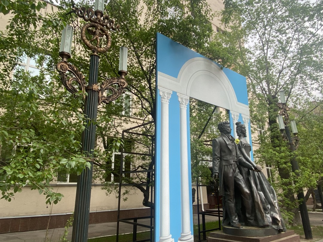 Только самые лучшие впечатления от экскурсии, маршрут, задания, позитивный настрой экскурсовода и ее обширные знания, умение