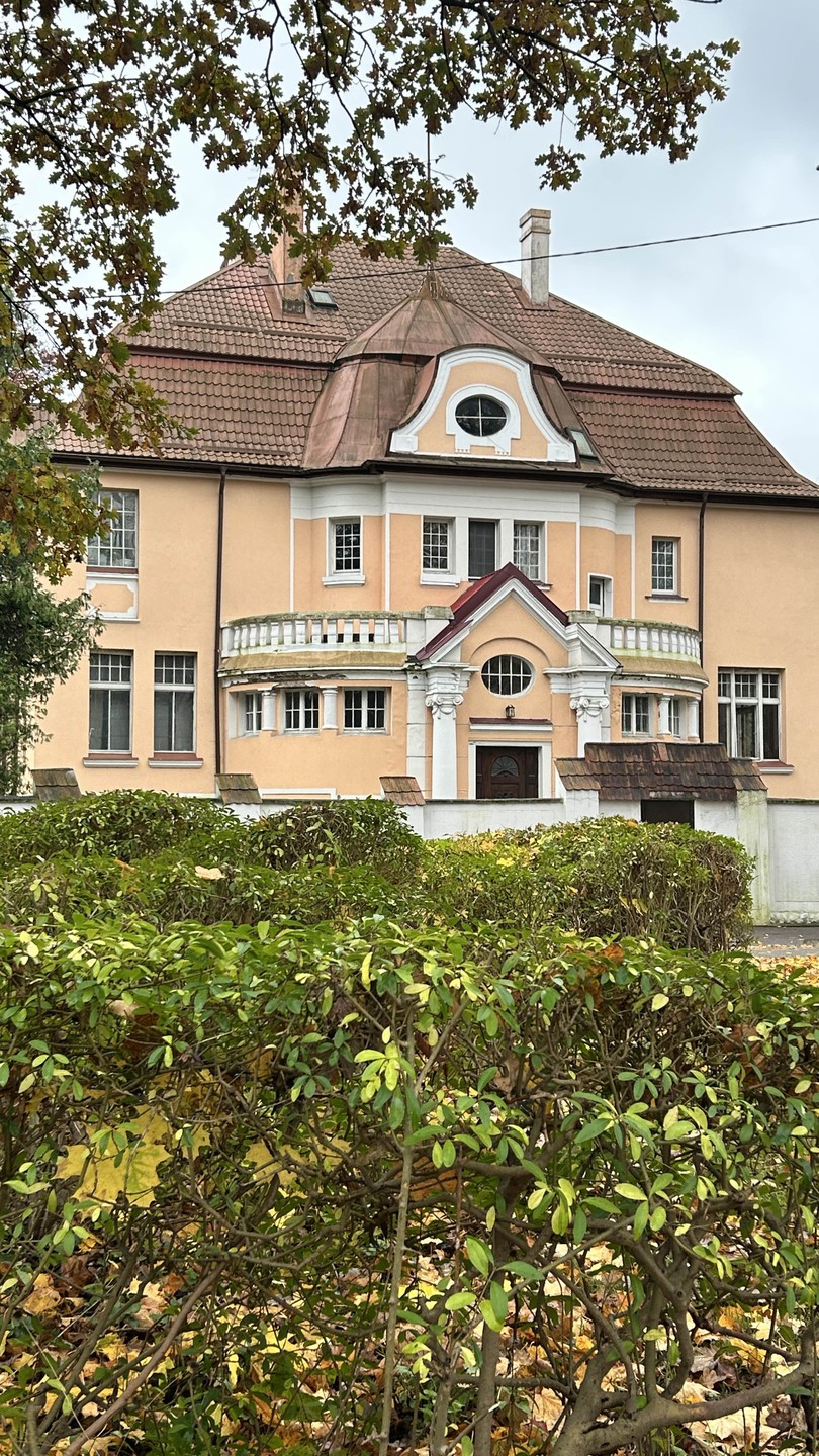 Экскурсия очень понравилась. Не смотря на дождливую погоду, насладились и городом и общением