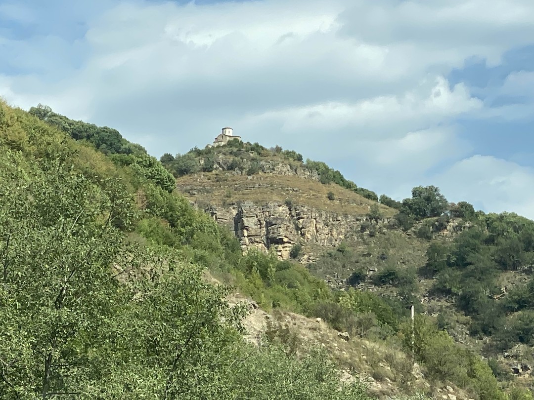 Отличный автомобиль (не УАЗ 😊). Отличная поездка по горному бездорожью. Масса положительных впечатлений! Спасибо!