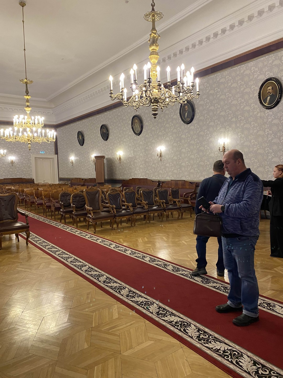 Экскурсия понравилась. Содержательная, интересно представлена история университета, много фактов, прошла динамично, была возможность сделать фото! Такая