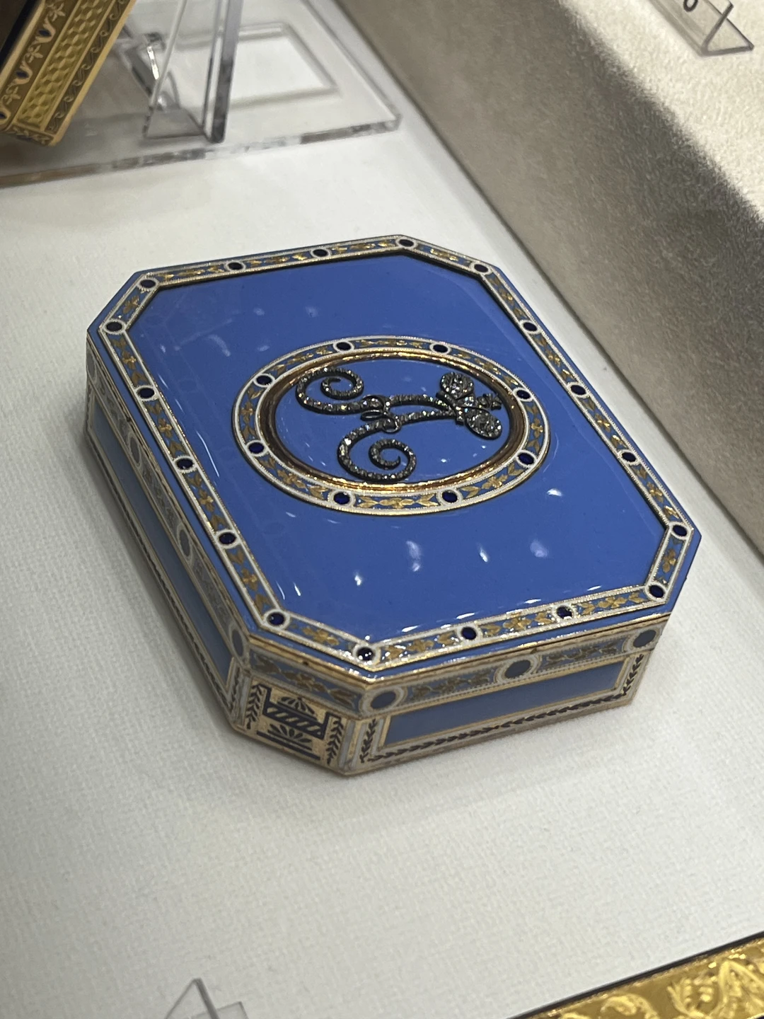 Ари очень увлеченный человек и легко ведет историческое повествование. Время пролетело как один миг 🙏