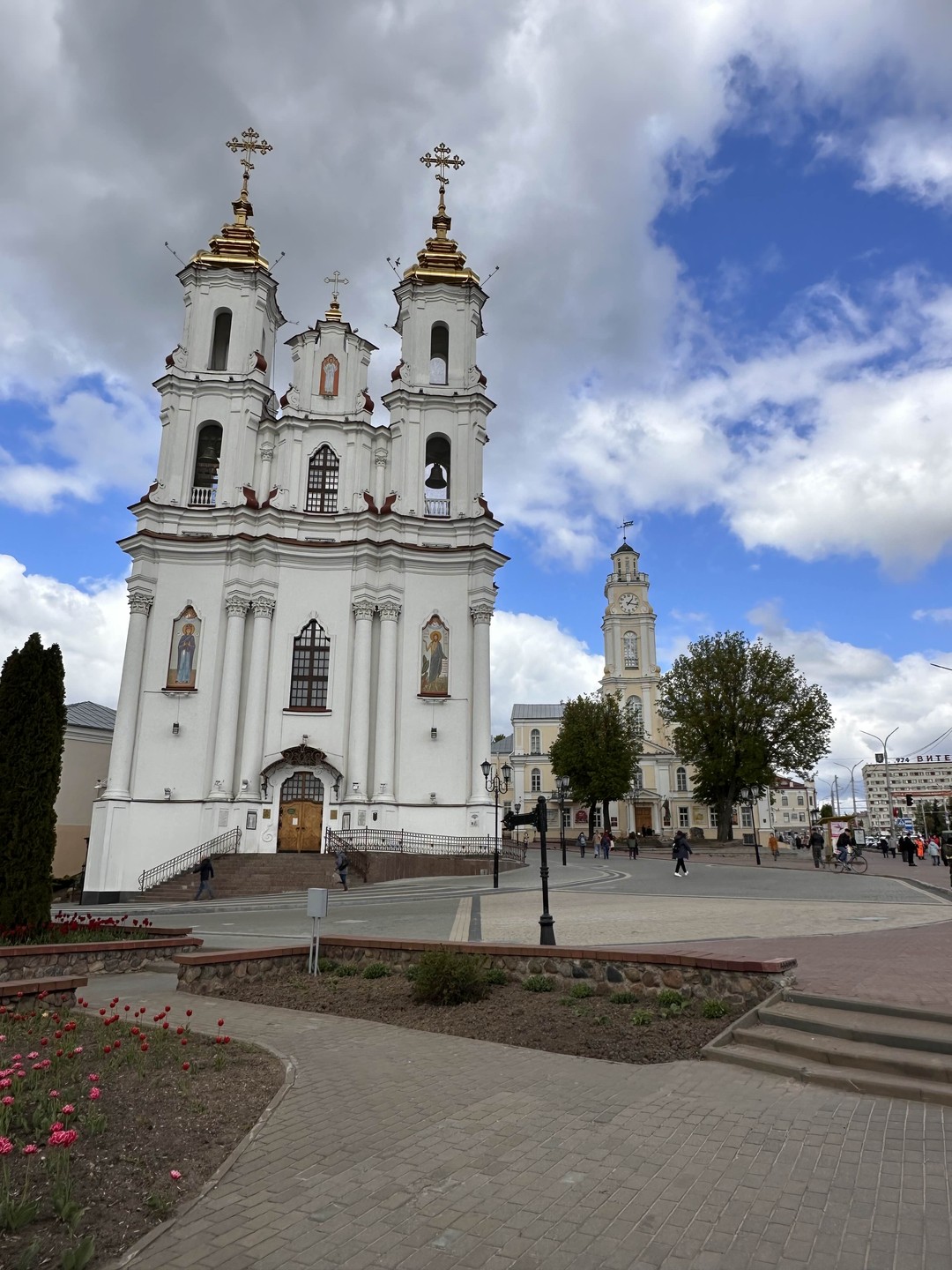 Прекрасный гид, очень интересная экскурсия! Лаконично с юмором! Сергей, огромное, спасибо!!!!