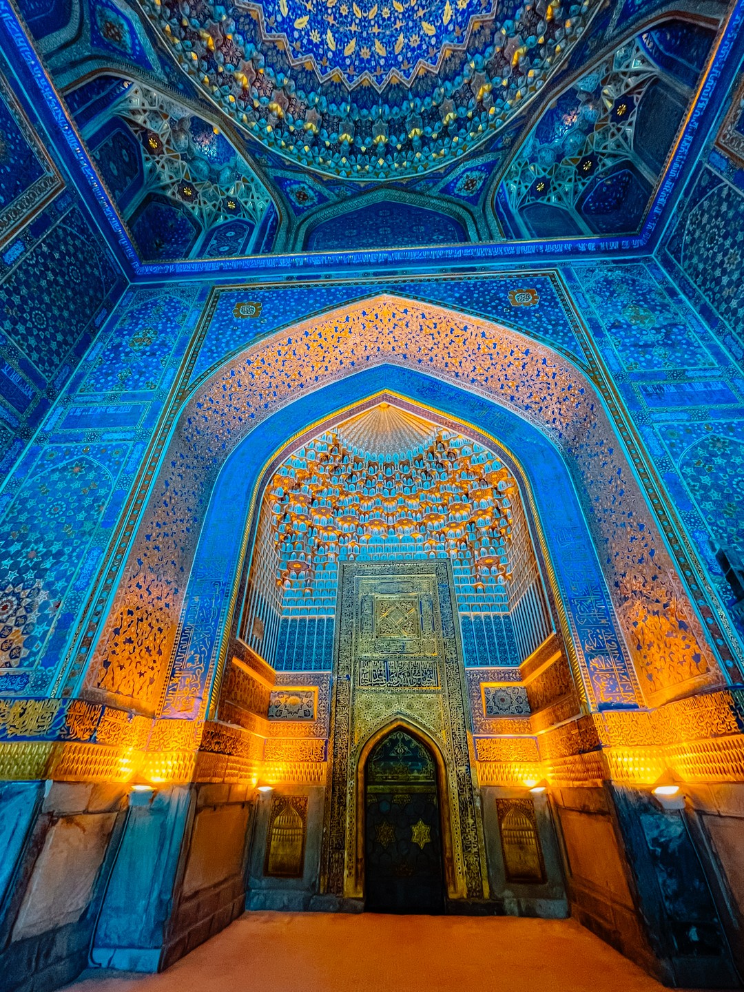 Ездили с сыном (4года) на данную экскурсию, остались в полном восторге, замечательный комфортный трансфер, потрясающая подача