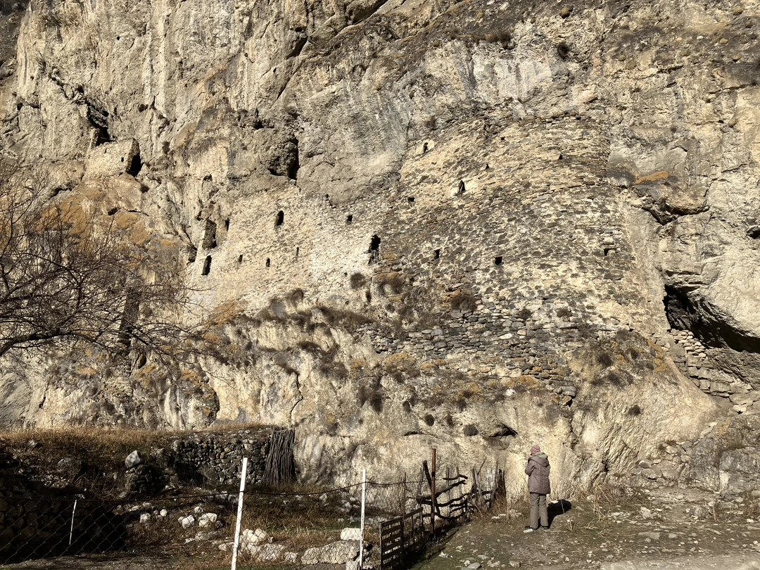 Нам повезло и наша «групповая» экскурсия оказалась индивидуальной - только для нашей семьи. Да ещё и