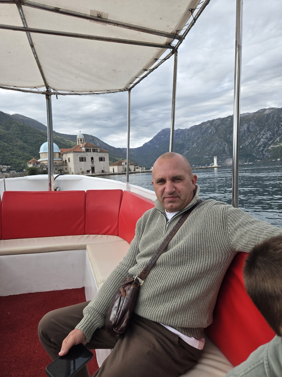 Нам очень повезло, что мы попали с Олегом на экскурсию. Без автомобиля не возмлжно получить такие