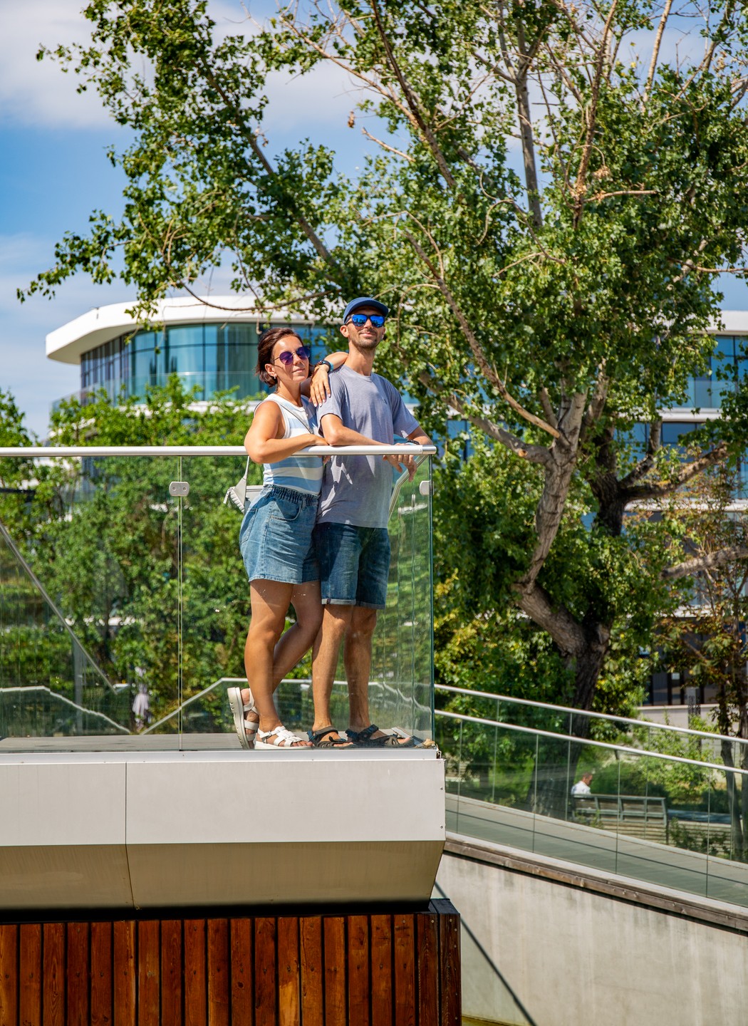 Елена, я как человек, с дипломом дополнительного профессионального образования "Фотохудожник и фоторепортёр" выражаю своё признание мастерству