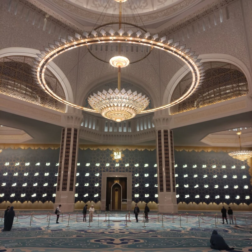 Организатор отвечает очень быстро, все вопросы решили оперативно. Наш гид Дина учла все наши пожелания. Экскурсия прошла хорошо, интересно