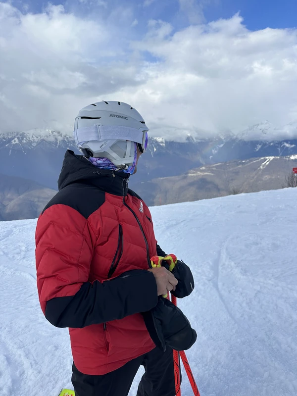 Тренировка с инструктором по горным лыжам и сноуборду - в Сочи