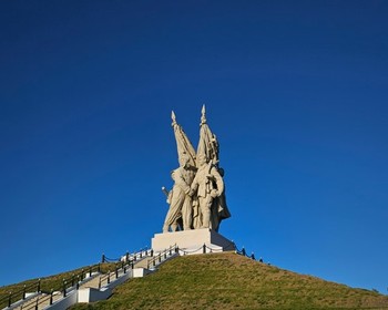 Западный берег Дона, посёлок Пятиморск, планетарий