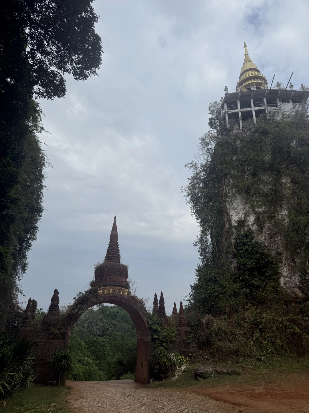 Добрый день, хочу поделиться незабываемым впечатлением от этой экскурсии! Скажу сразу, в Тайланде мы были много