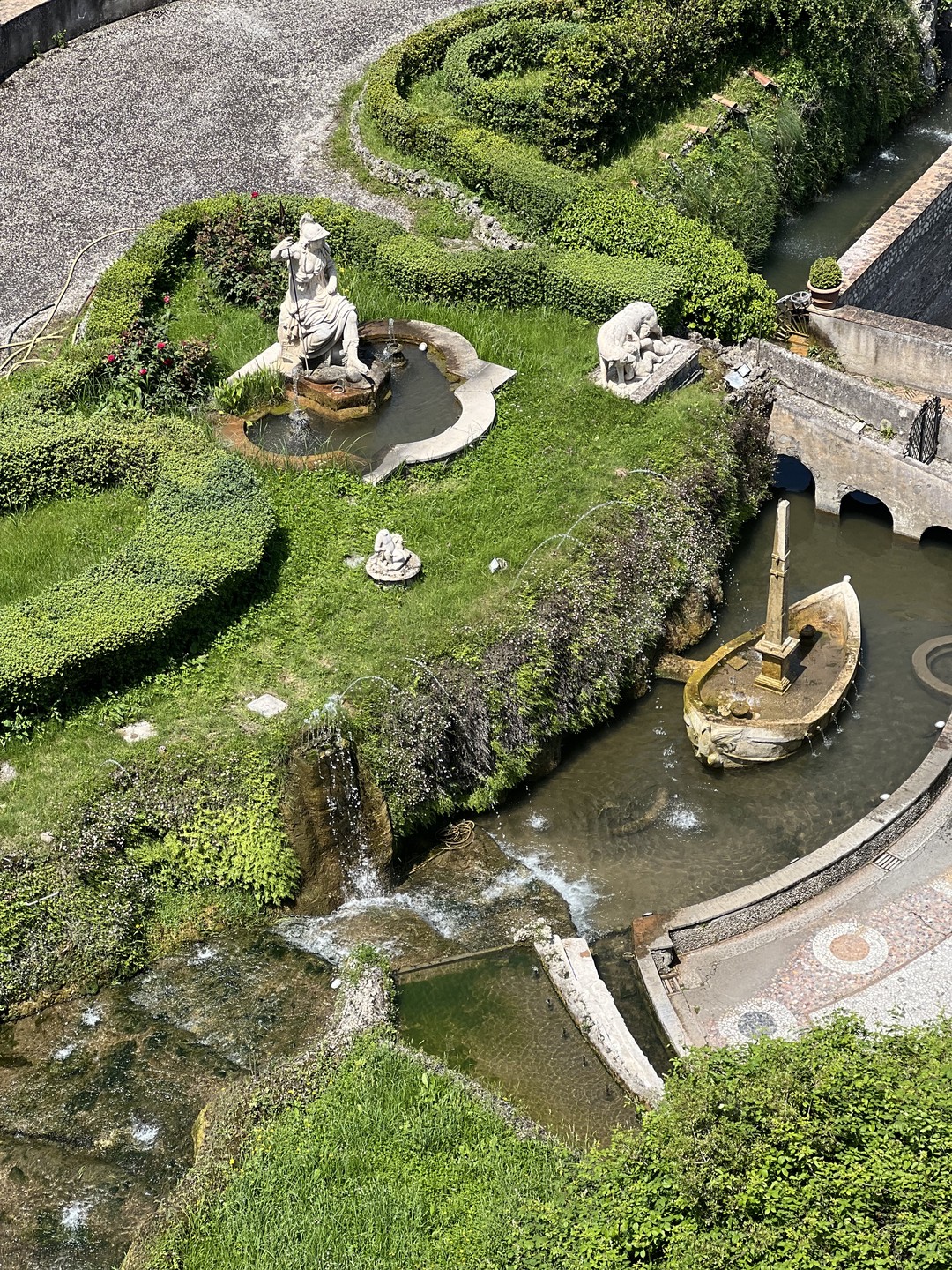 Это моя вторая экскурсия с Нелли, и в этот раз всё прошло замечательно. Нелли увлекательно рассказывает