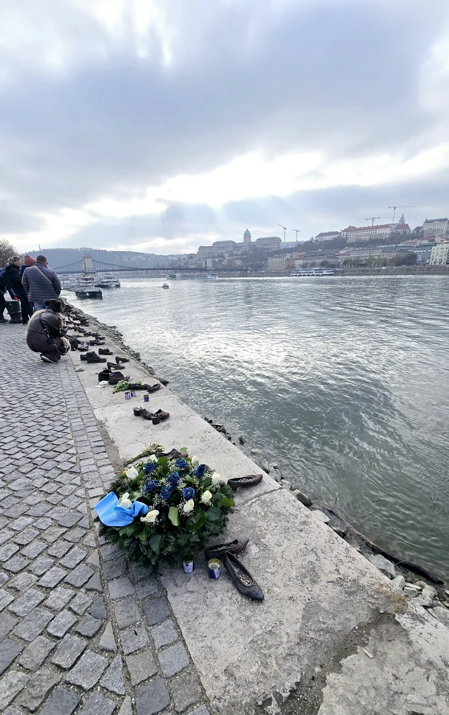 Неспешная и очень увлекательная трехчасовая прогулка по городу. Особенно хочу отметить гида Елену… человек с огромным