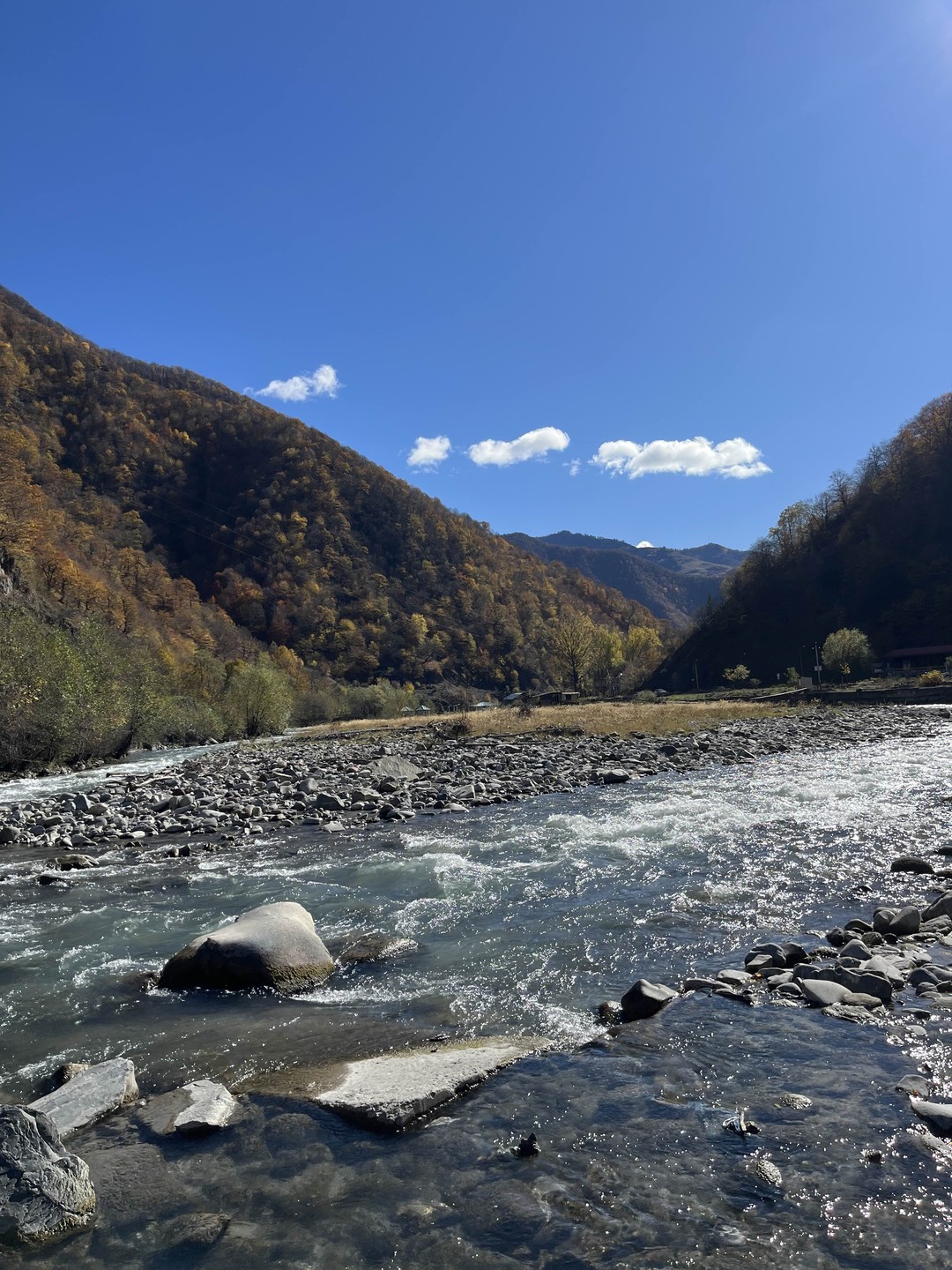 Казбек и Дарьяльское ущелье: Грузия с открытки (Roman)