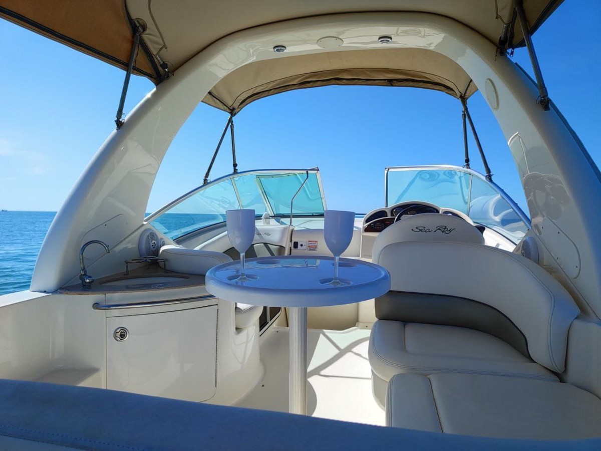 Морская прогулка на круизной яхте - в индивидуальном формате