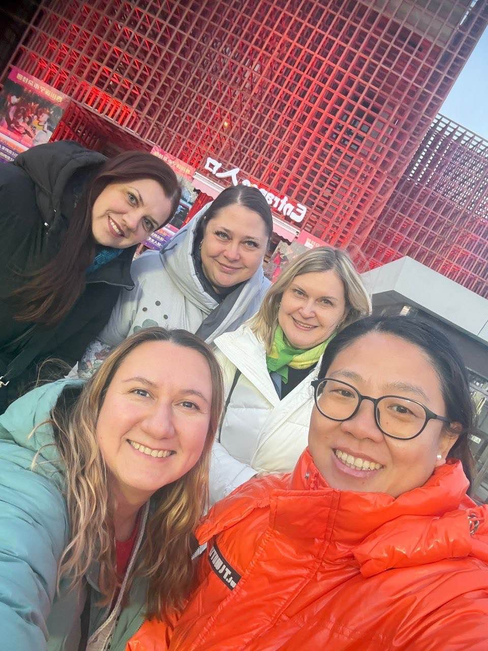 Огромное спасибо Ане за прекрасную экскурсию! Великая Китайская стена, чайная церемония и даже цирк - всё