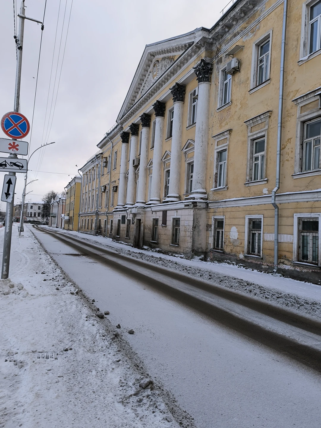Прекрасная прогулка по исторической набережной города, с "открыточными" видами, с погружением в богатую историю Вологды. Чудесный