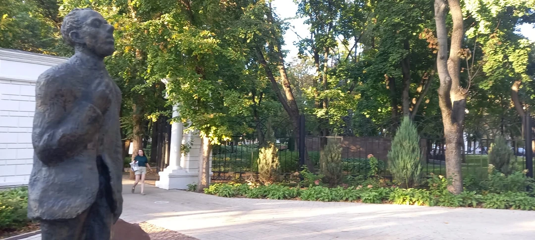 Экскурсия и экскурсовод выше всяких похвал! Образно выражаясь, мы получили ключ от города. В качестве ответов