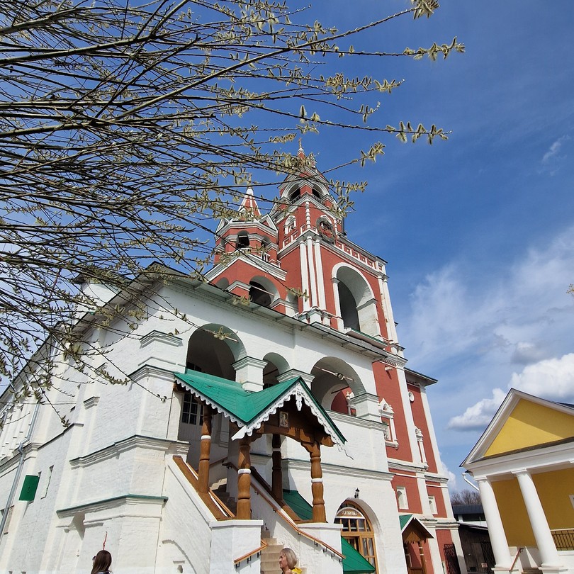 Прекрасная экскурсия с прекрасной Ксенией, очень любящей свой город. Очень интересная, познавательная экскурсия, мы погрузились в
