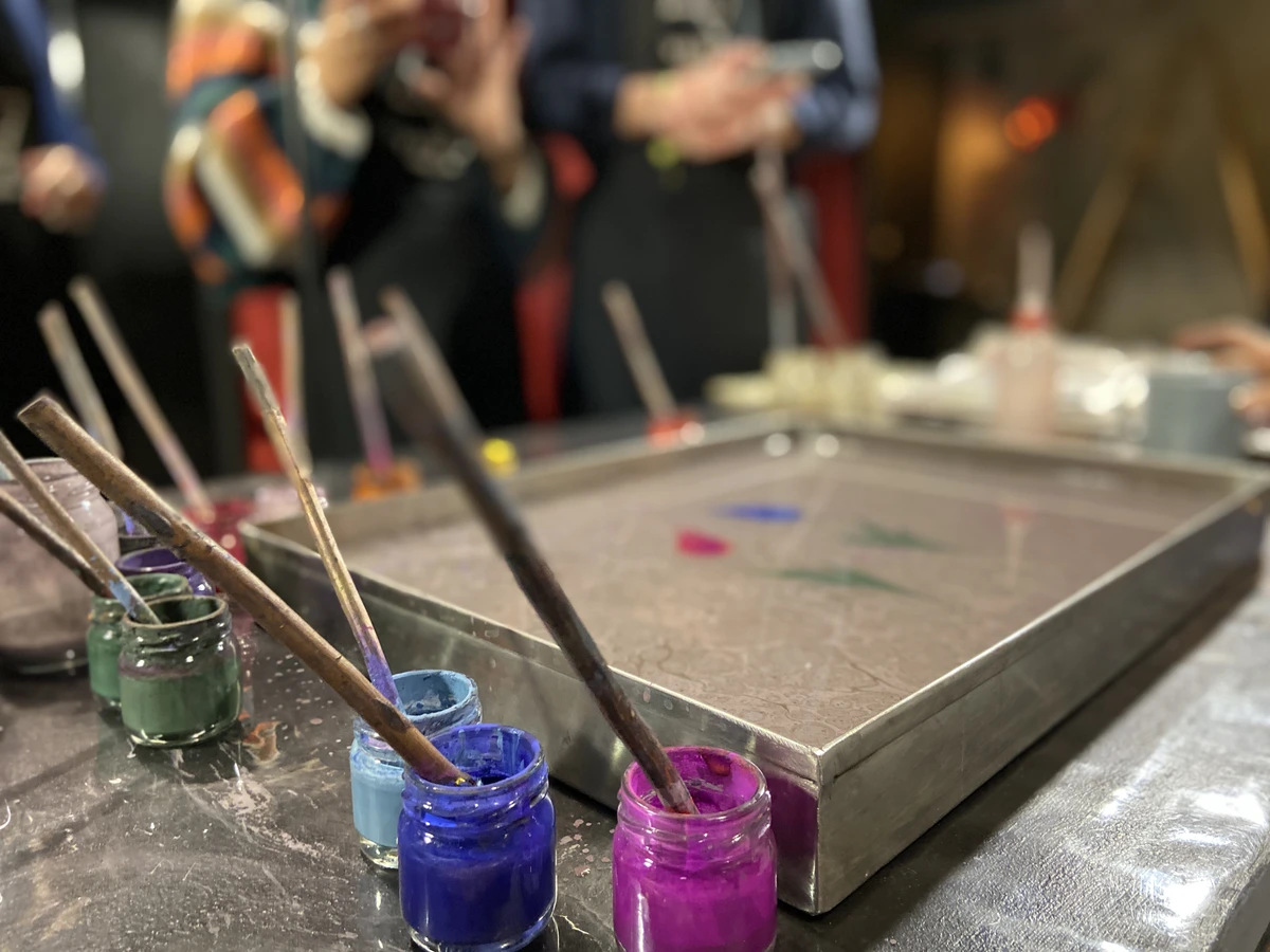 Рисовать на воде — мастер-класс по эбру в Стамбуле (8/15)