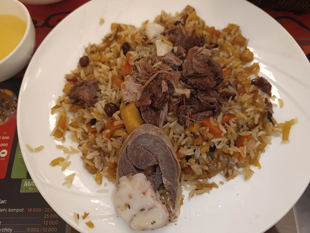 Огромная благодарность Константину за проведенную экскурсию! Интересный колоритный город, есть красивые станции метро, необычные достопримечательности -