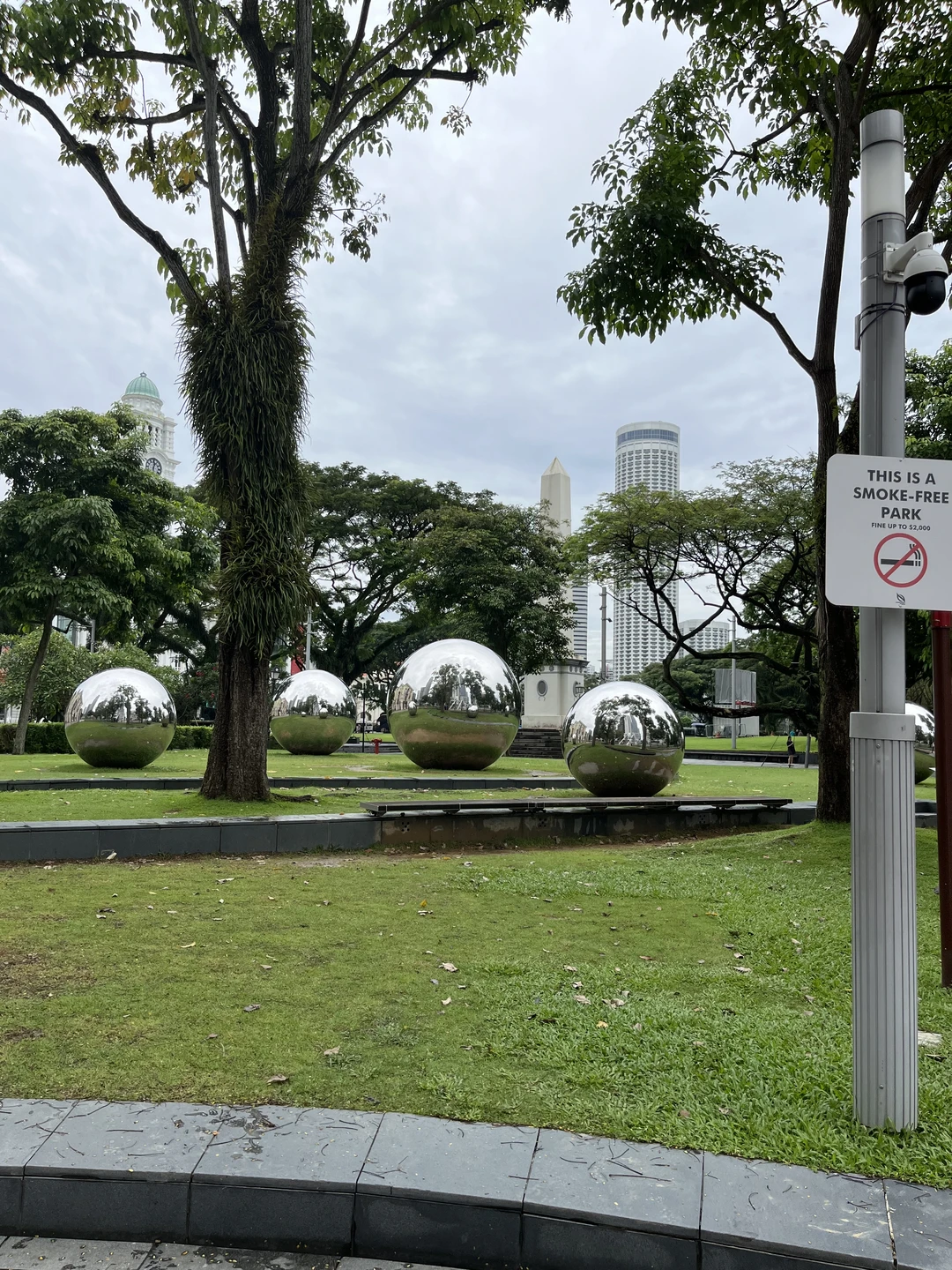 Ирочка, очень позитивный, веселый человек! Очень понравился ее рассказ про Сингапур. Ответила на все наши вопросы. Всем рекомендую!