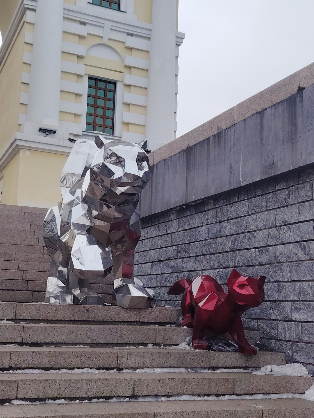 Знакомится с новым городом лучше, если рядом человек, который много знает о городе и готов поделиться