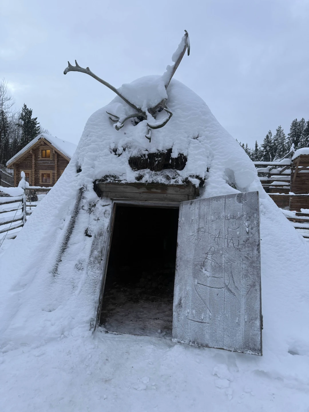 Однозначно рекомендую! Максим не просто гид, у него талант экскурсовода, во время экскурсии было максимально комфортно