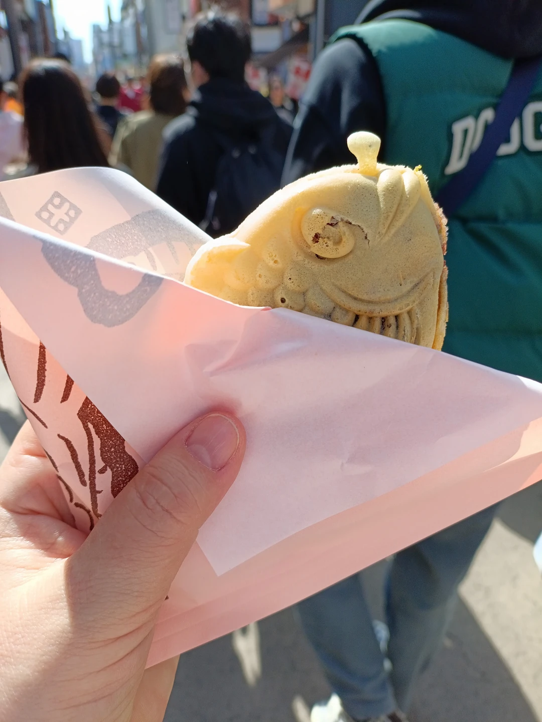 Это был первый день в Японии. Нам повезло с погодой, было тепло и солнечно. Аэлита нас