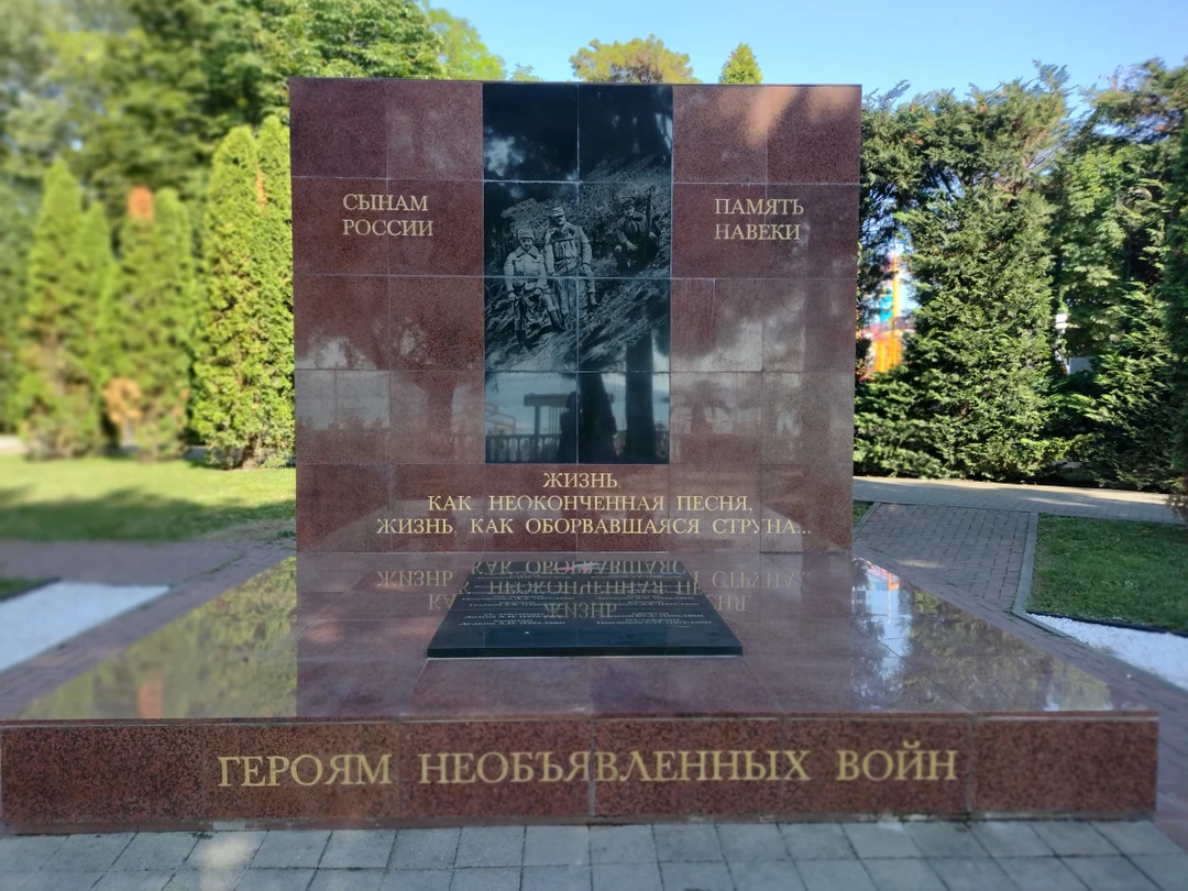 Благодарим Дмитрия за интересный рассказ, прекрасное вождение и внимательность к пассажирам! Если вас интересуют не только
