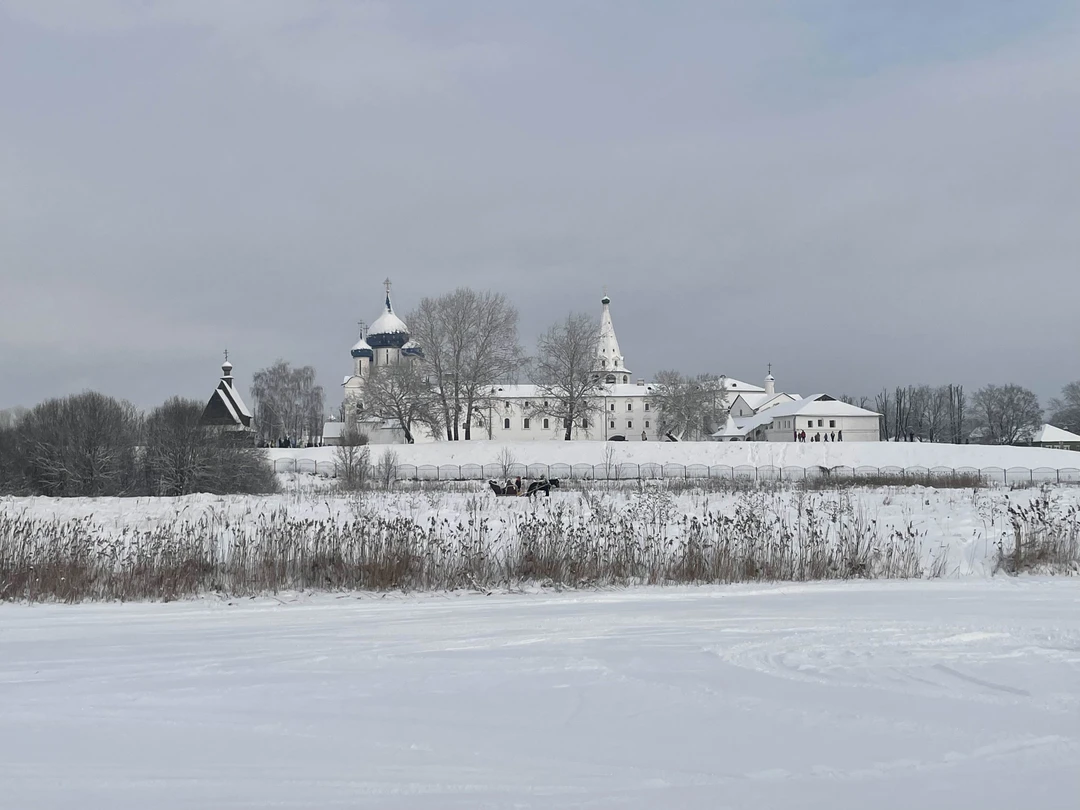 Прекрасная экскурсия. Очень советую заранее предупредить, если вы на машине. Маршрут будет значительно более интересным!