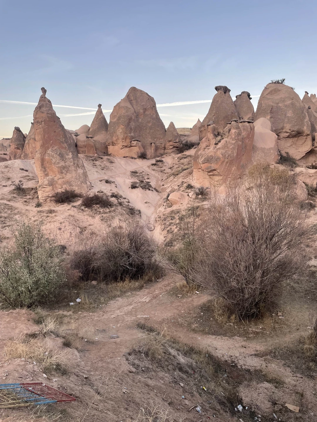 Все хорошо. Единственное, в следующий раз я бы выбрала номер не в пещерном варианте (там сыро)