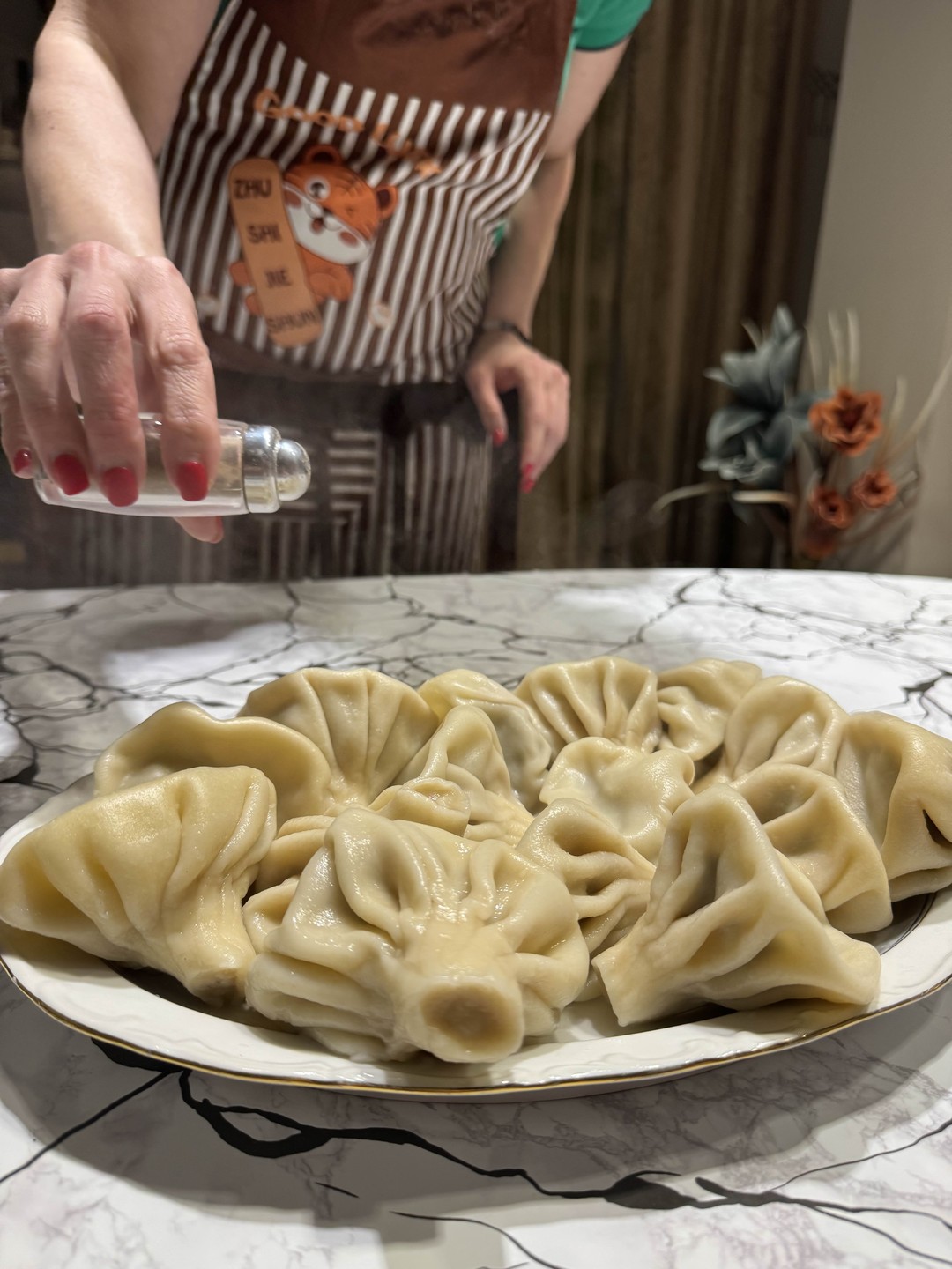 Пьём вино и готовим грузинские блюда (Лукашина)